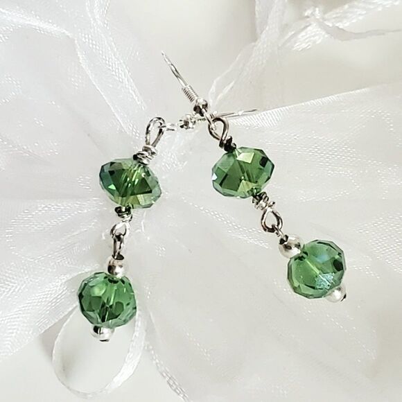 Green glass beaded earrings - Handmade (NEW) - Picture 2 of 4
